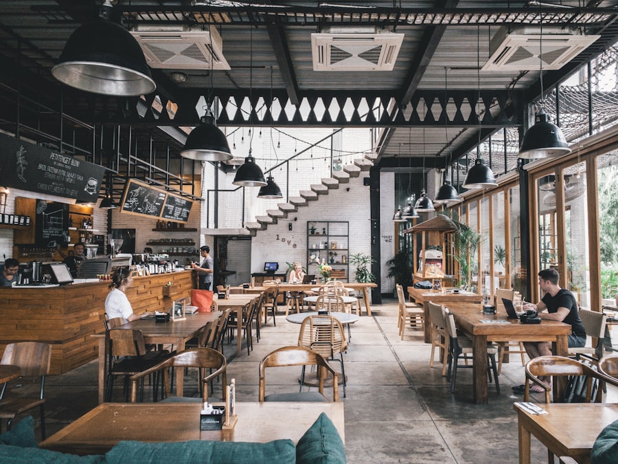 Intérieur chaleureux du restaurant Bateau Pirate avec espace famille